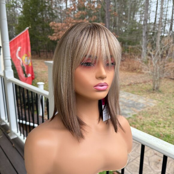 Blonde wig with brown highlights and tips, bang wig, throw on and go wig - Picture 1 of 4